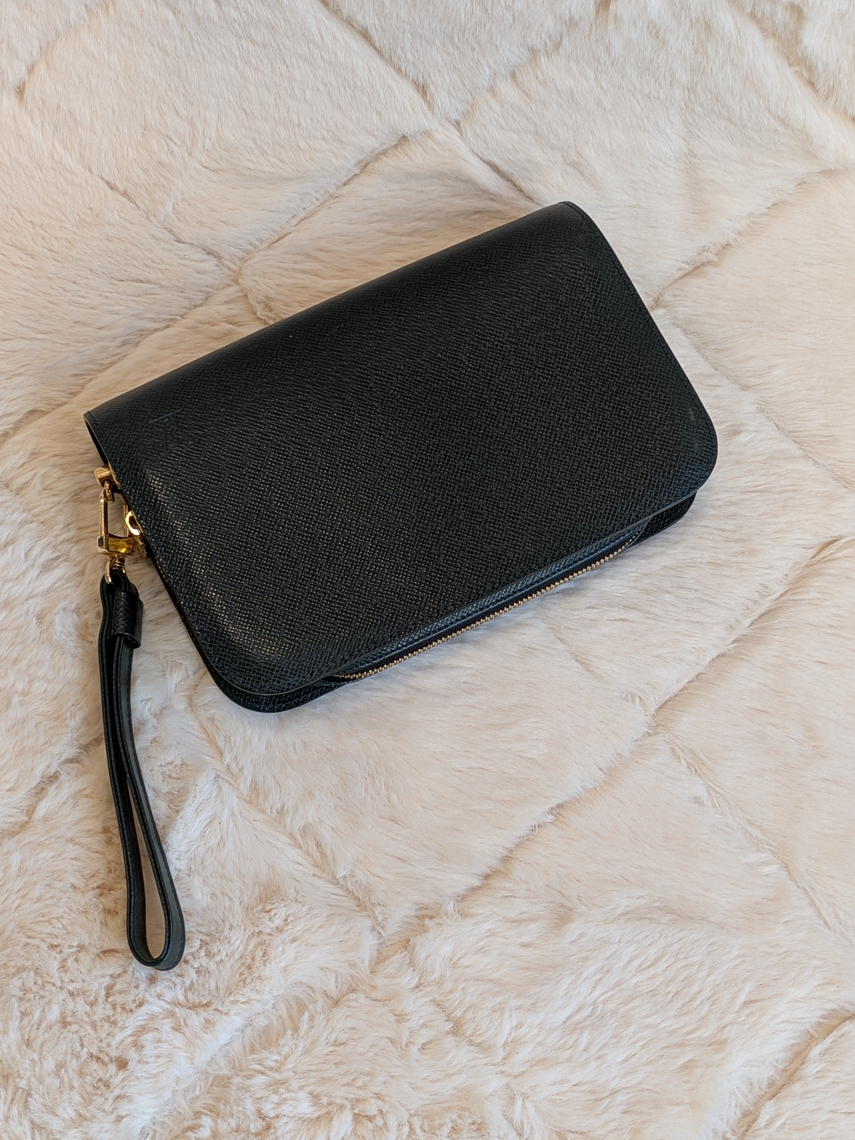 Louis Vuitton Baikal Wristlet Clutch Taiga Leather Dark Green