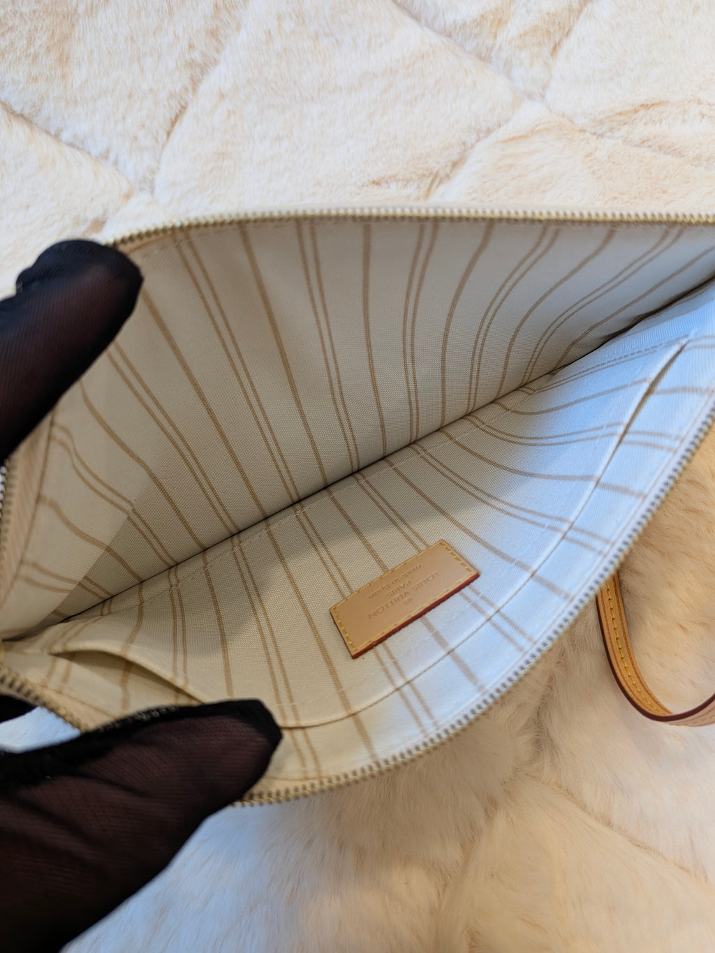 Louis Vuitton Neverfull MM Azur Pouch Wristlet