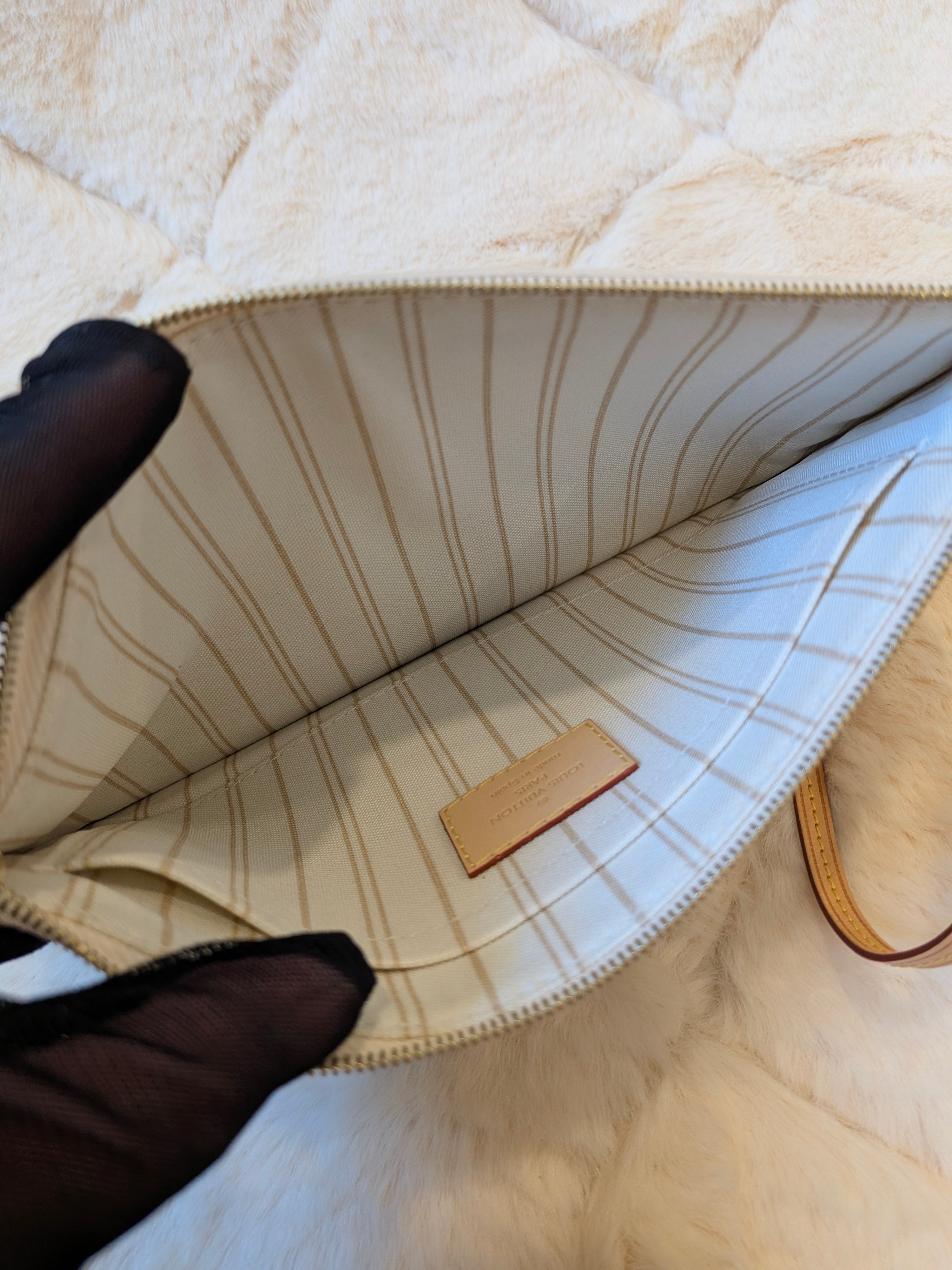Louis Vuitton Neverfull MM Azur Pouch Wristlet