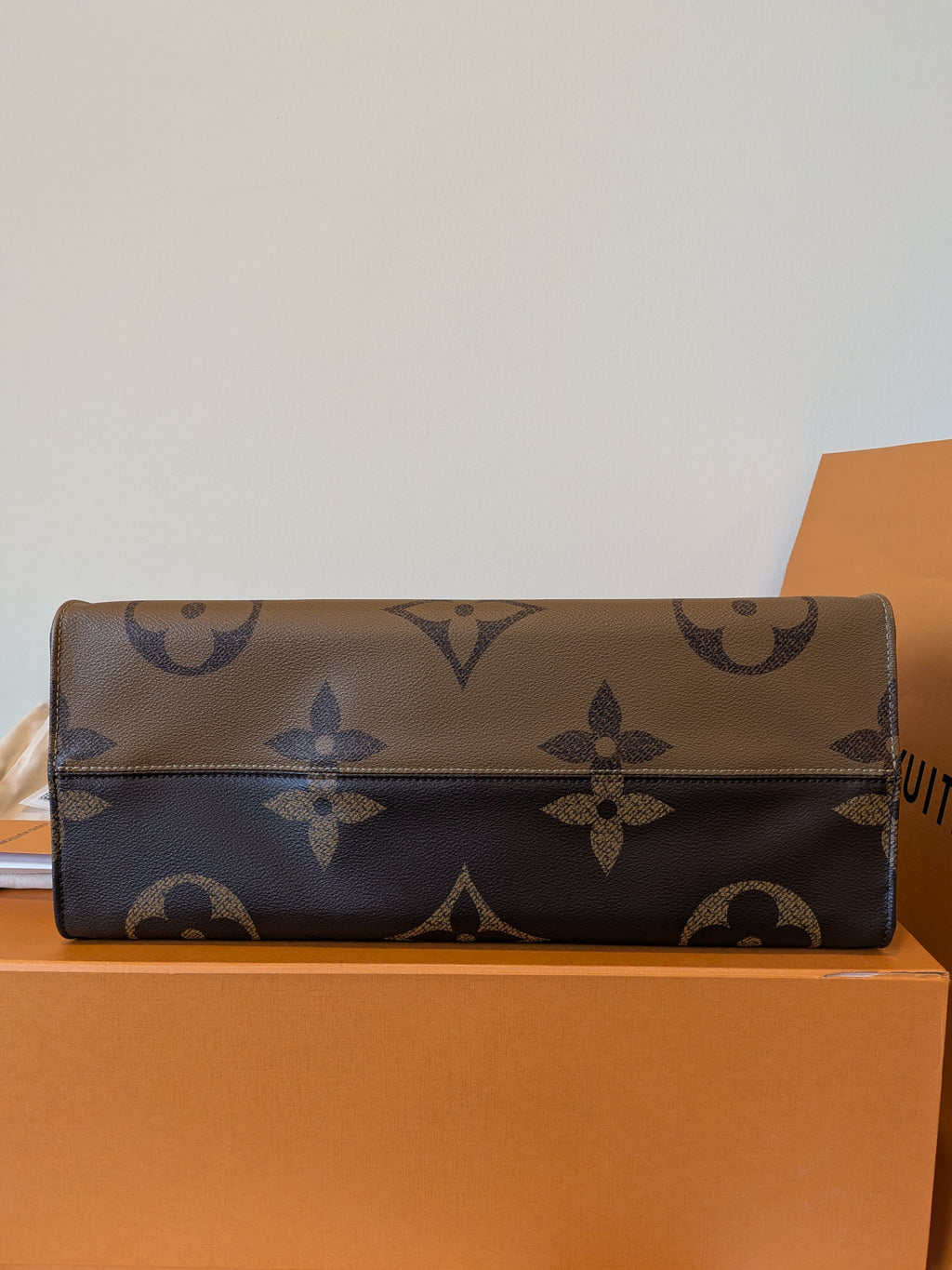 Louis Vuitton On The Go Gm Reverse Giant Monogram