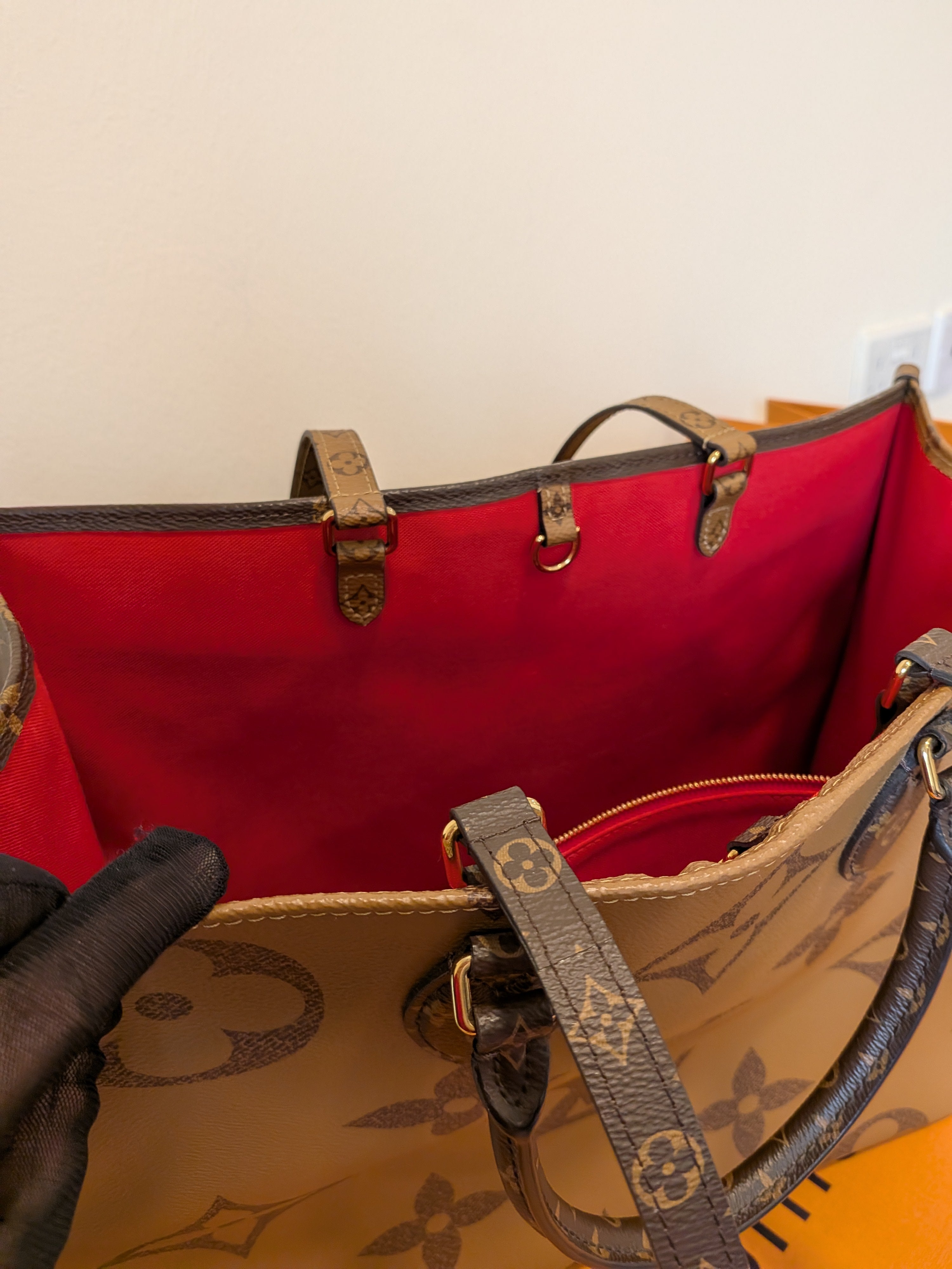 Louis Vuitton On The Go Gm Reverse Giant Monogram