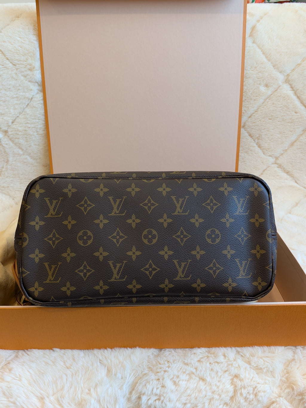 Louis Vuitton Neverfull MM Monogram Canvas (NFC)