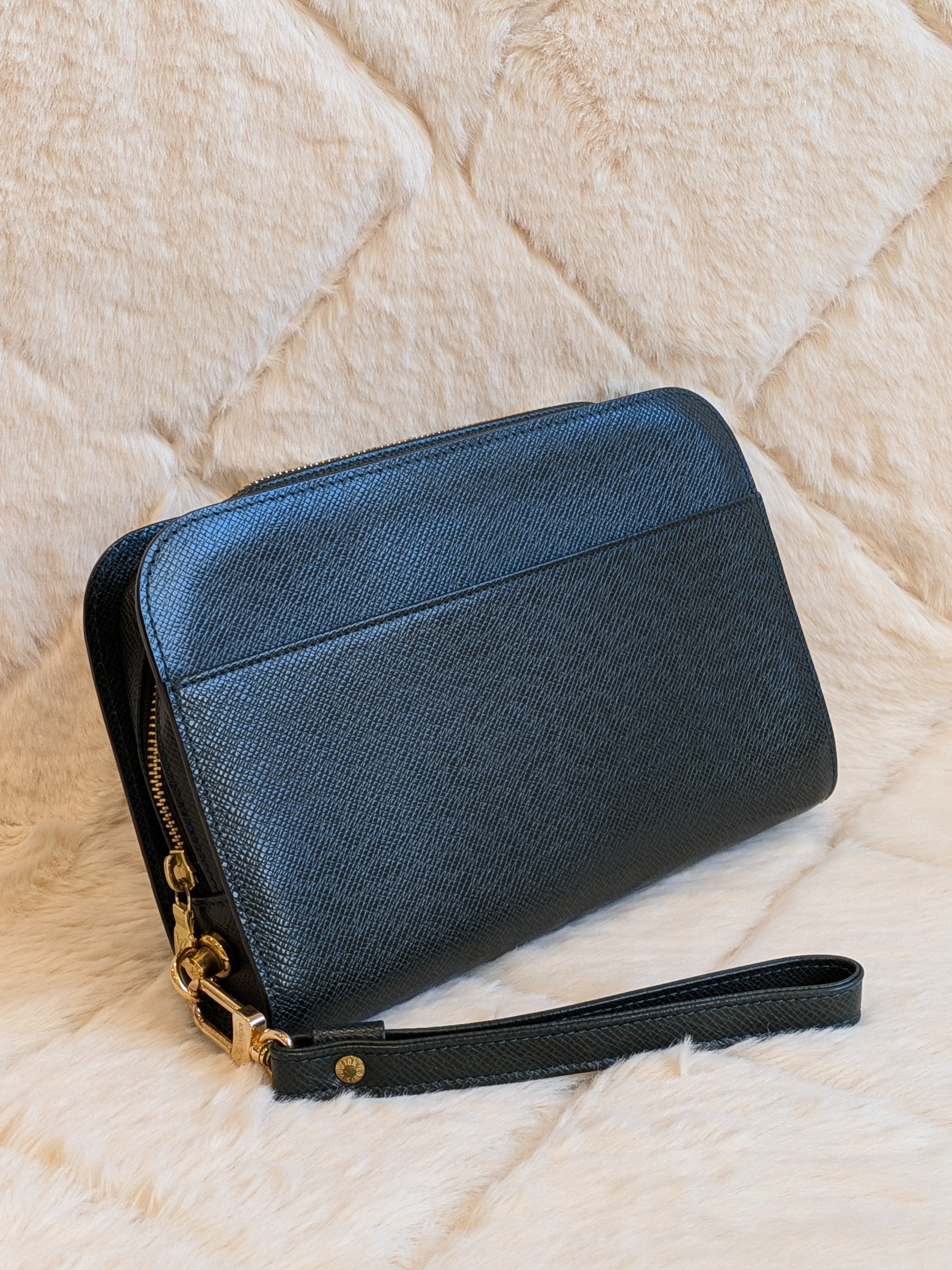 Louis Vuitton Baikal Wristlet Clutch Taiga Leather Dark Green