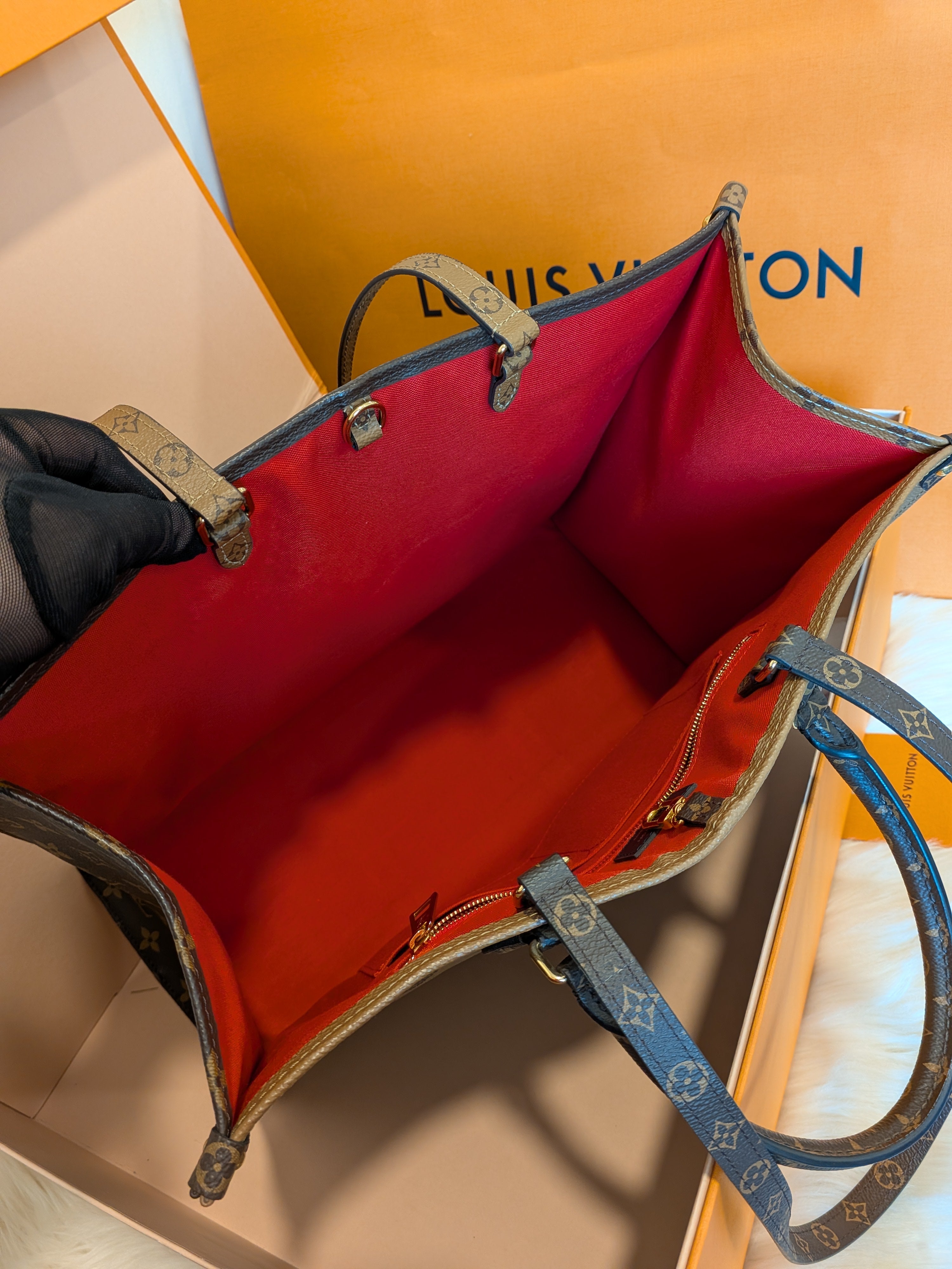 Louis Vuitton On The Go Gm Reverse Giant Monogram