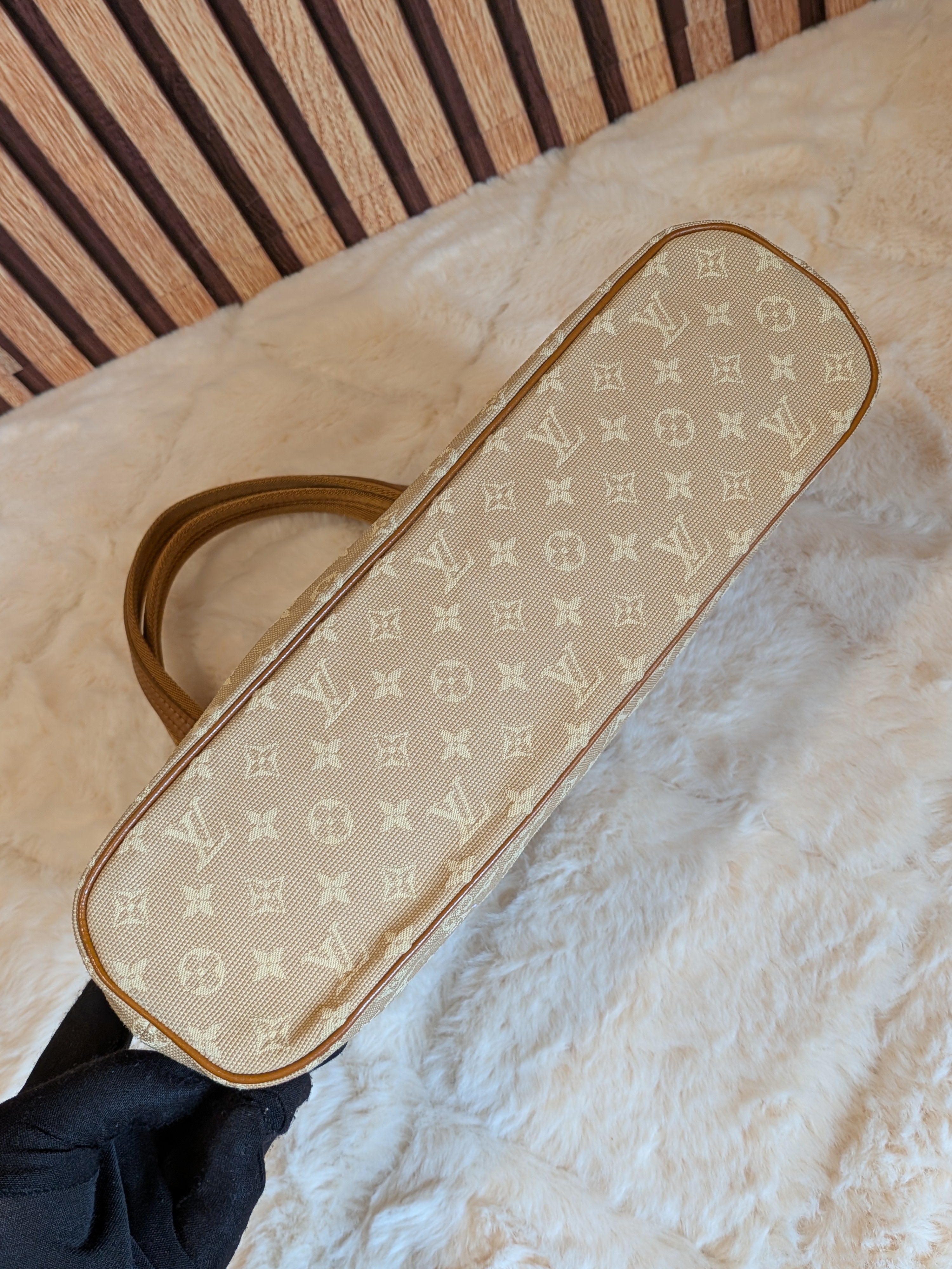 Louis Vuitton Minilin Lucille PM Monogram Beige
