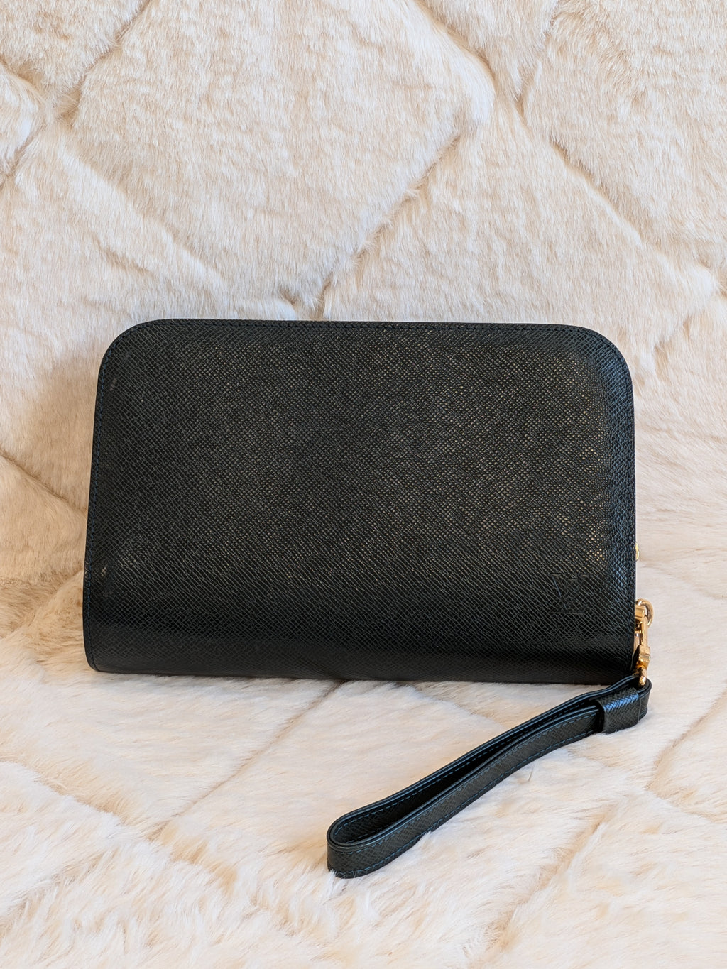 Louis Vuitton Baikal Wristlet Clutch Taiga Leather Dark Green