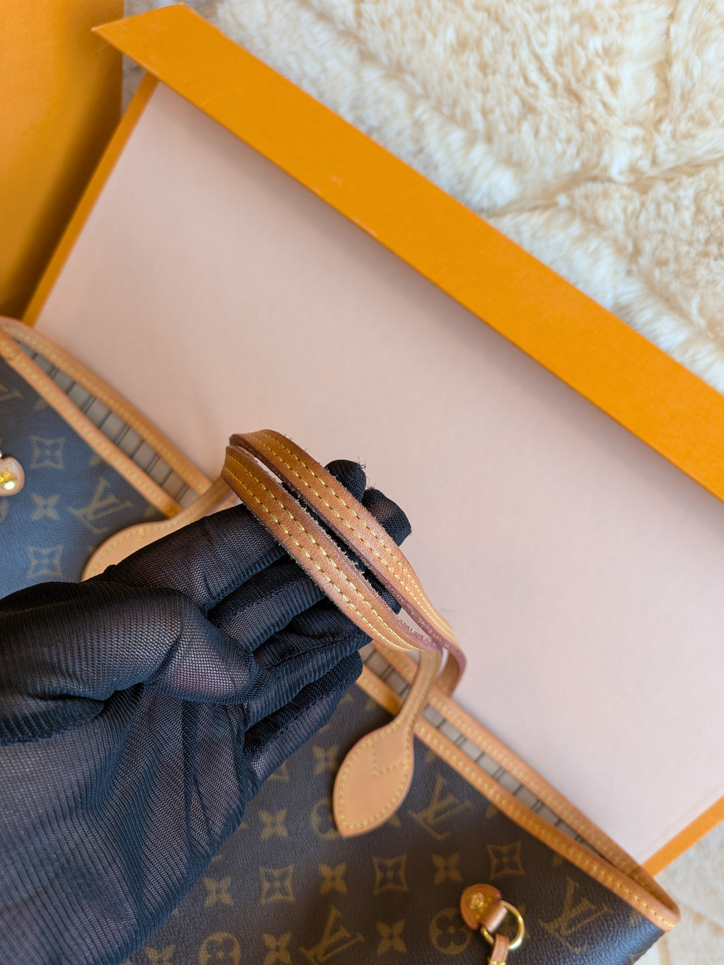 Louis Vuitton Neverfull MM Monogram Canvas - MICROCHIPS