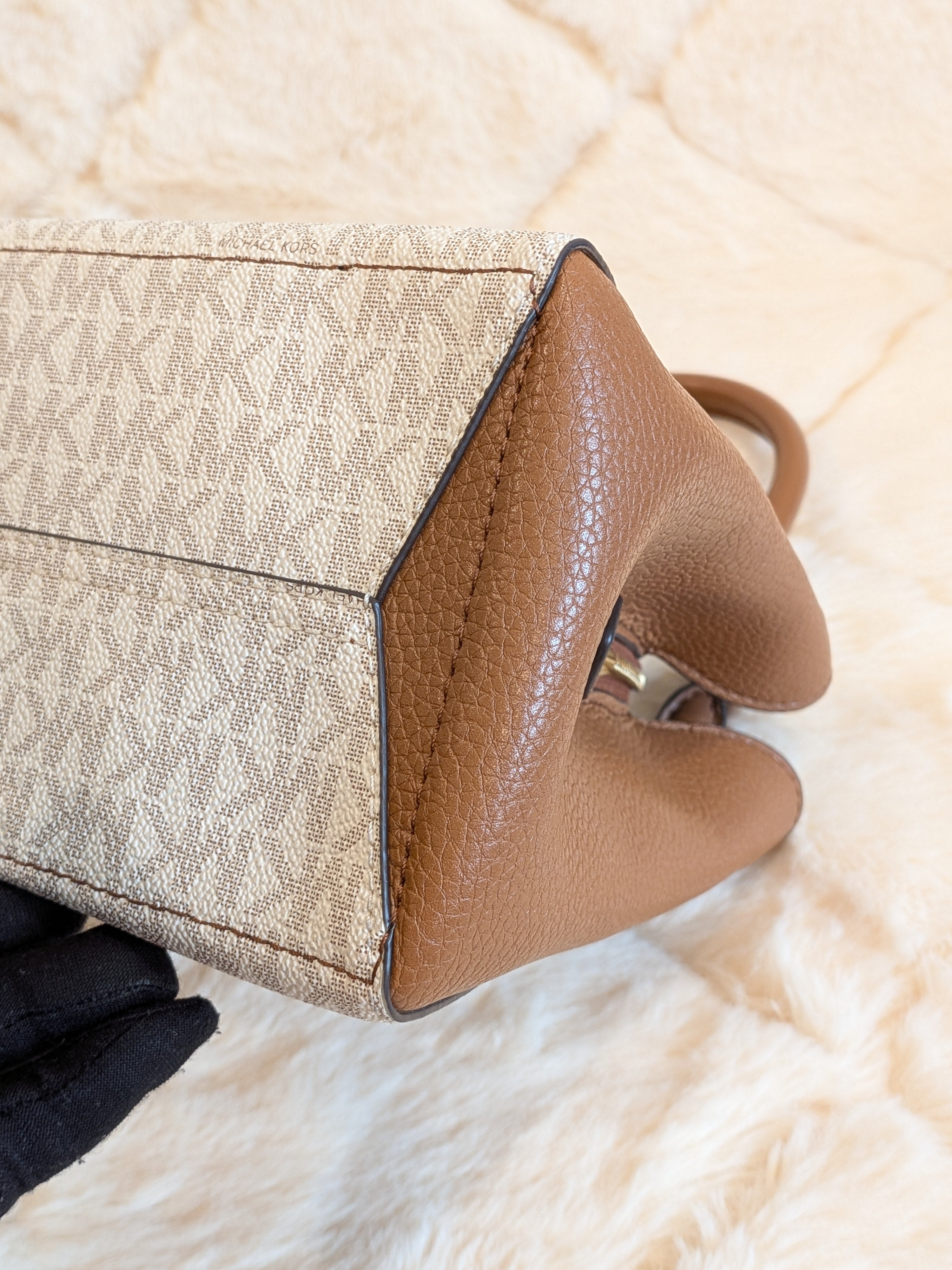 Michael Kors Kimberly Satchel Signature Vanilla Brown