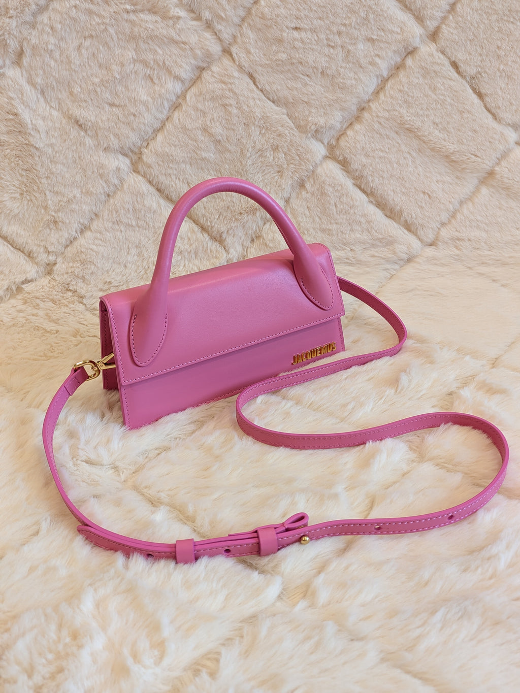 Jacquemus Chiquito Long Neon Pink
