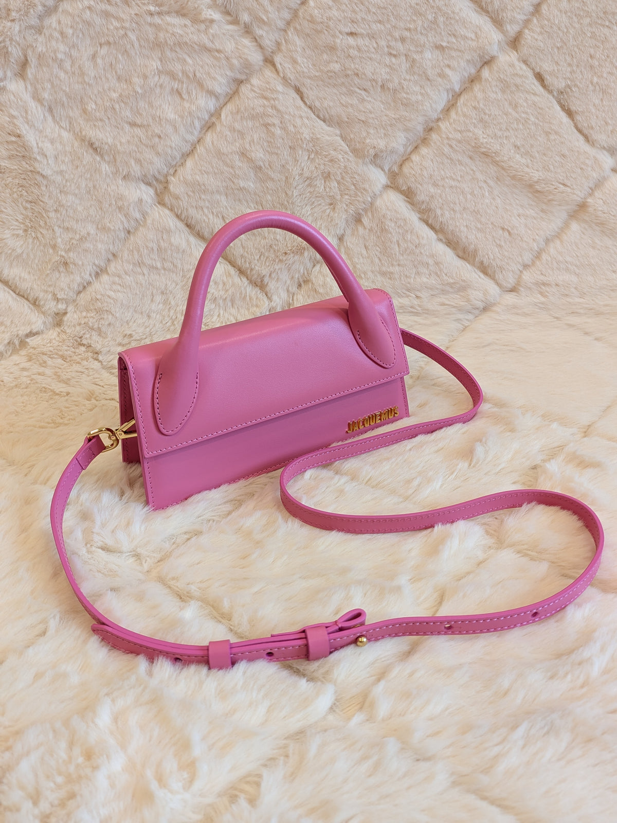 Jacquemus Chiquito Long Neon Pink