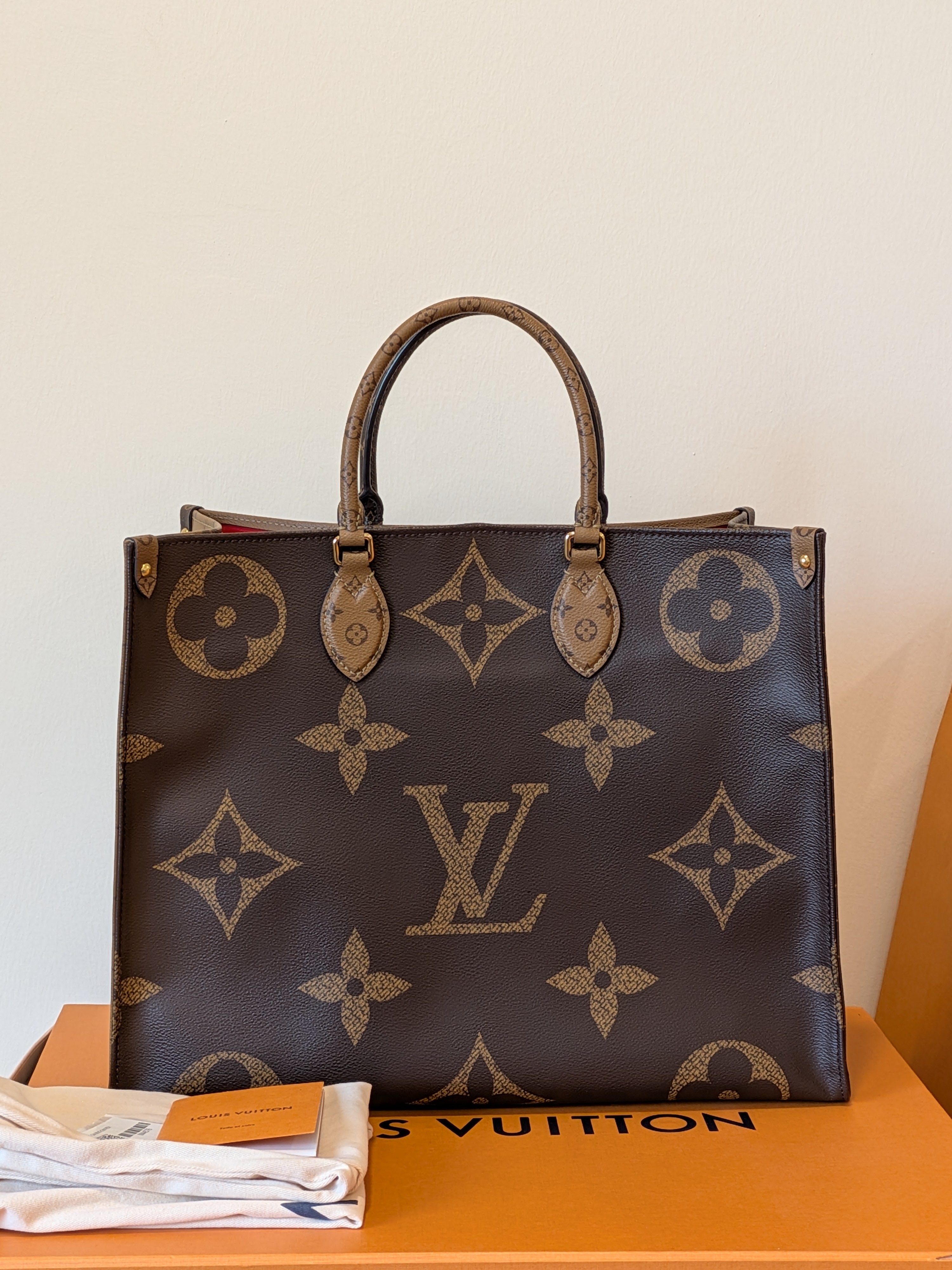 Louis Vuitton On The Go Gm Reverse Giant Monogram