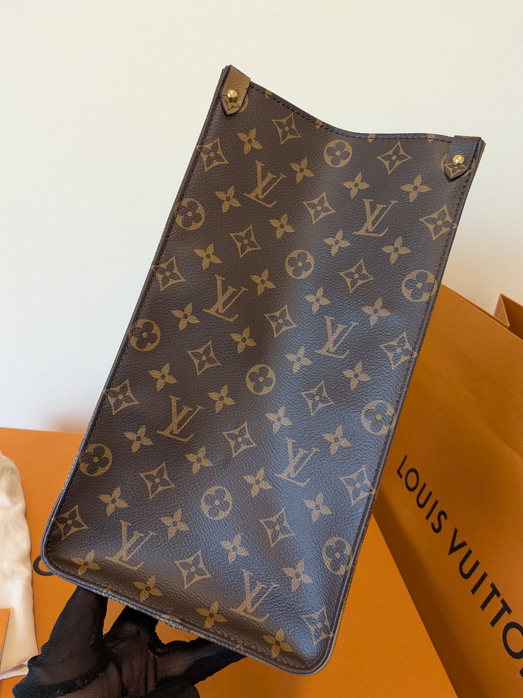 Louis Vuitton On The Go Gm Reverse Giant Monogram
