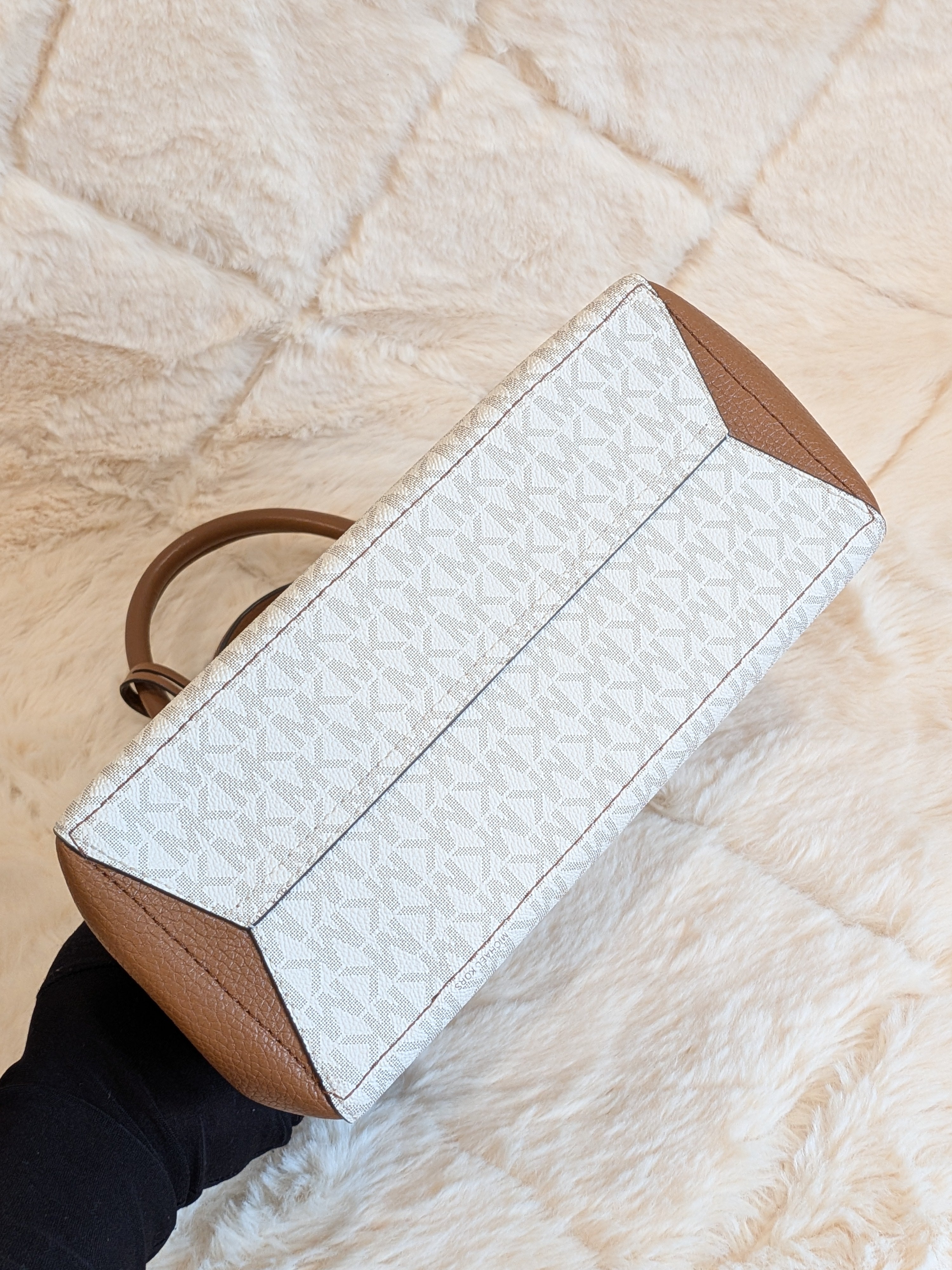 Michael Kors Kimberly Satchel Signature Vanilla Brown