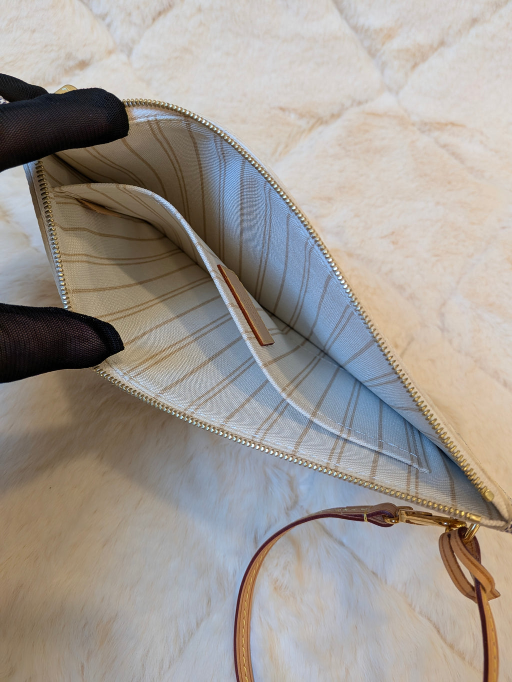 Louis Vuitton Neverfull MM Azur Pouch Wristlet