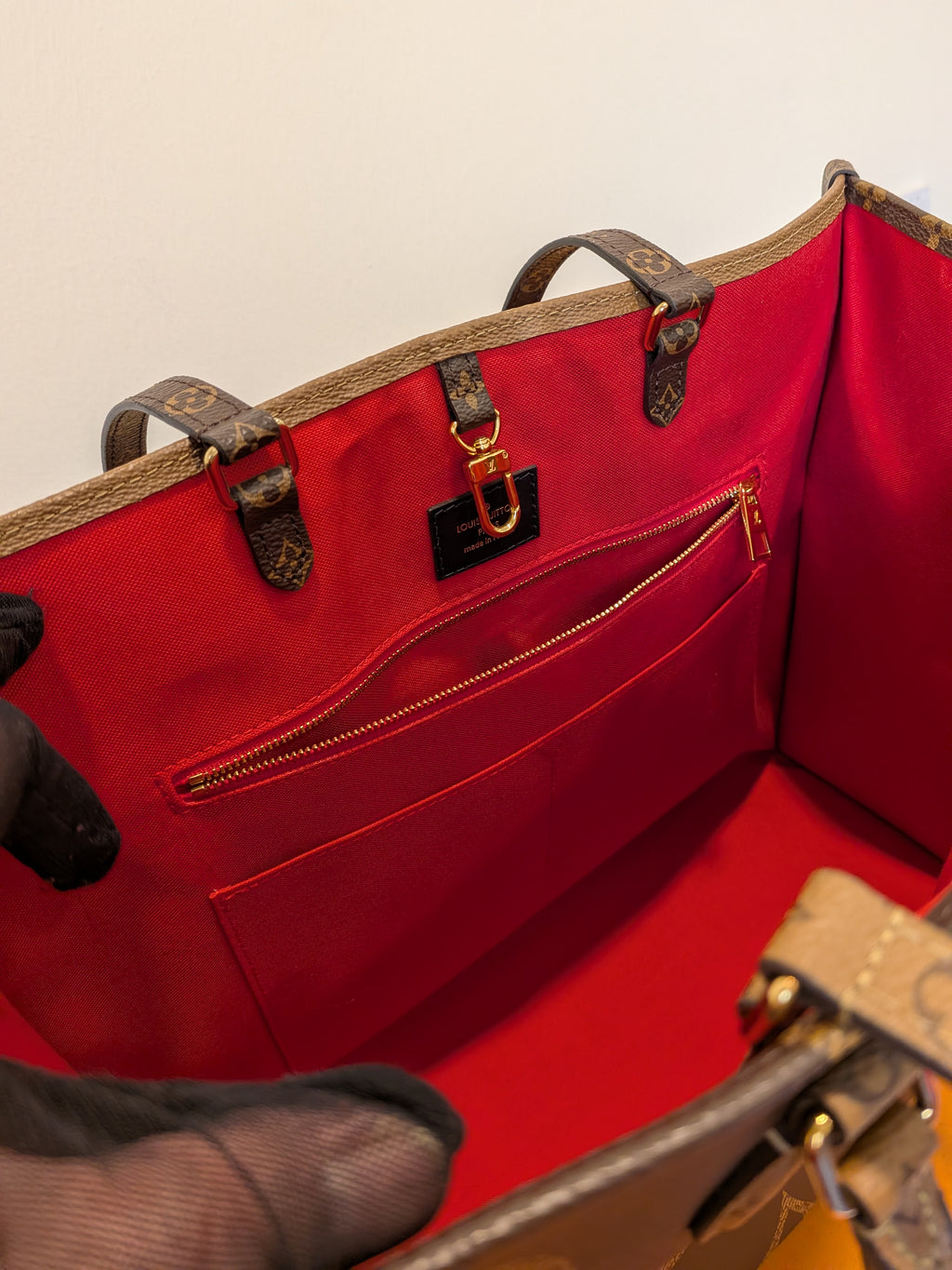 Louis Vuitton On The Go Gm Reverse Giant Monogram