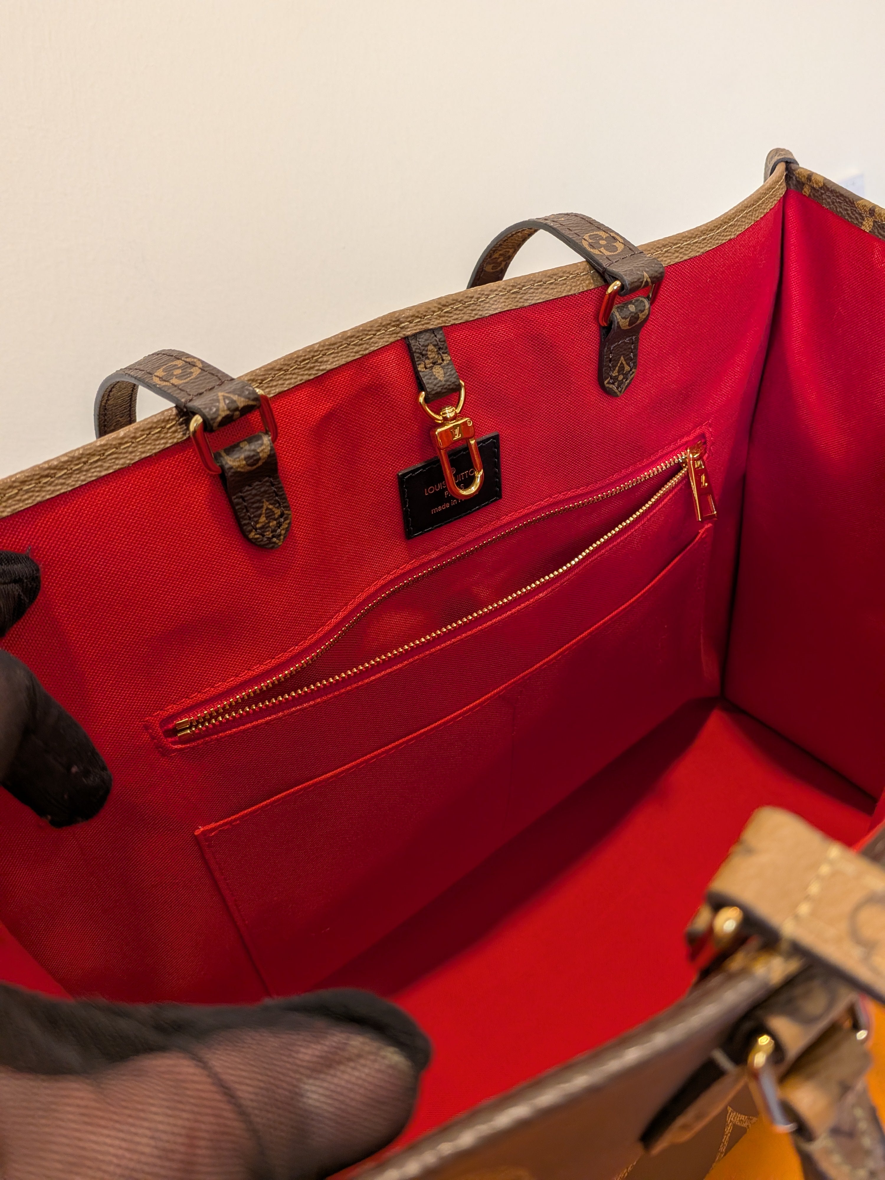 Louis Vuitton On The Go Gm Reverse Giant Monogram