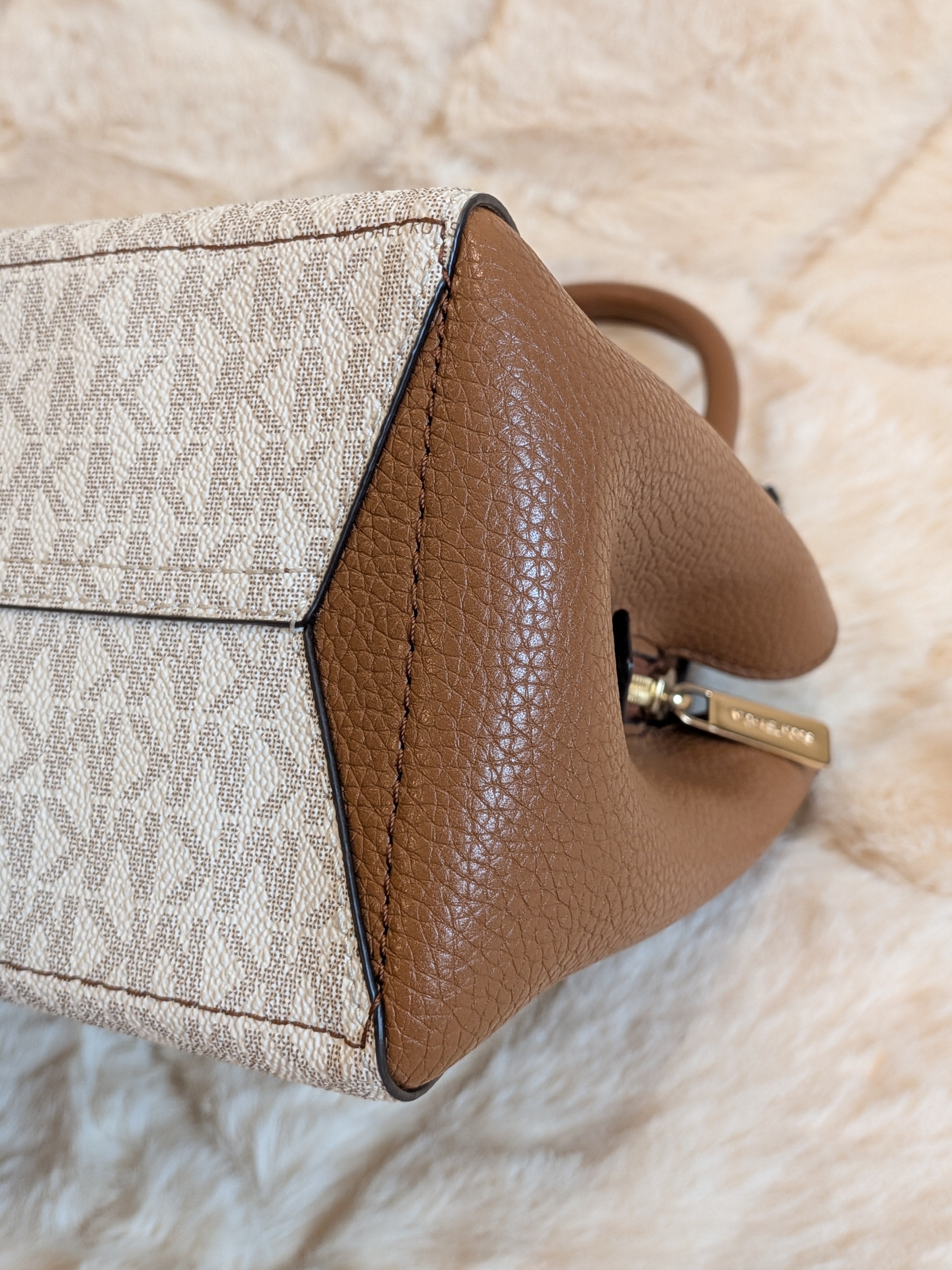 Michael Kors Kimberly Satchel Signature Vanilla Brown