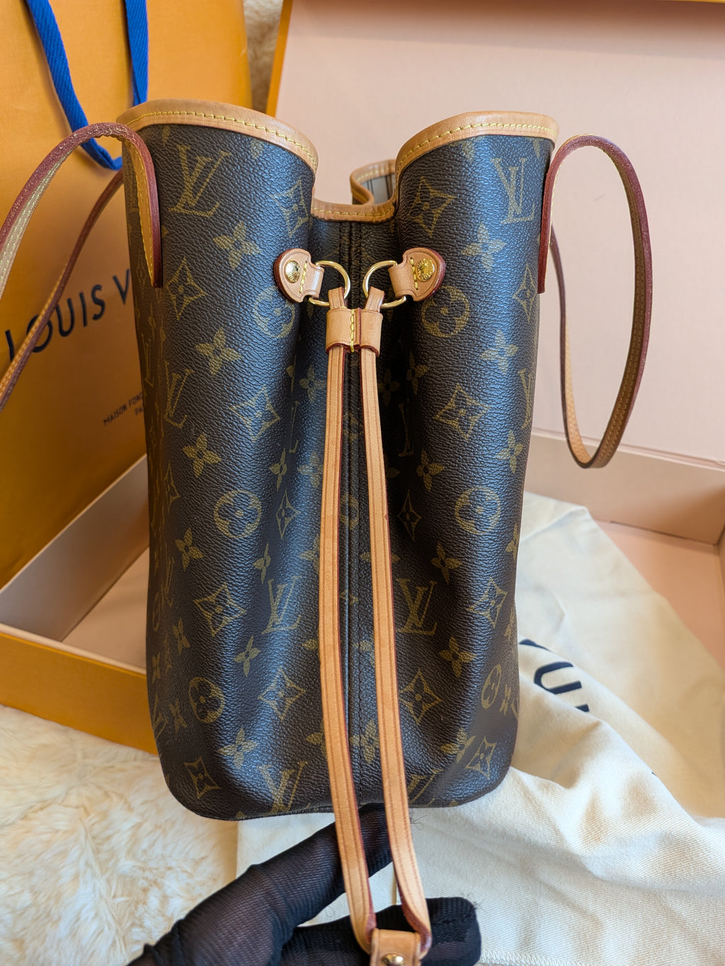 Louis Vuitton Neverfull MM Monogram Canvas - MICROCHIPS