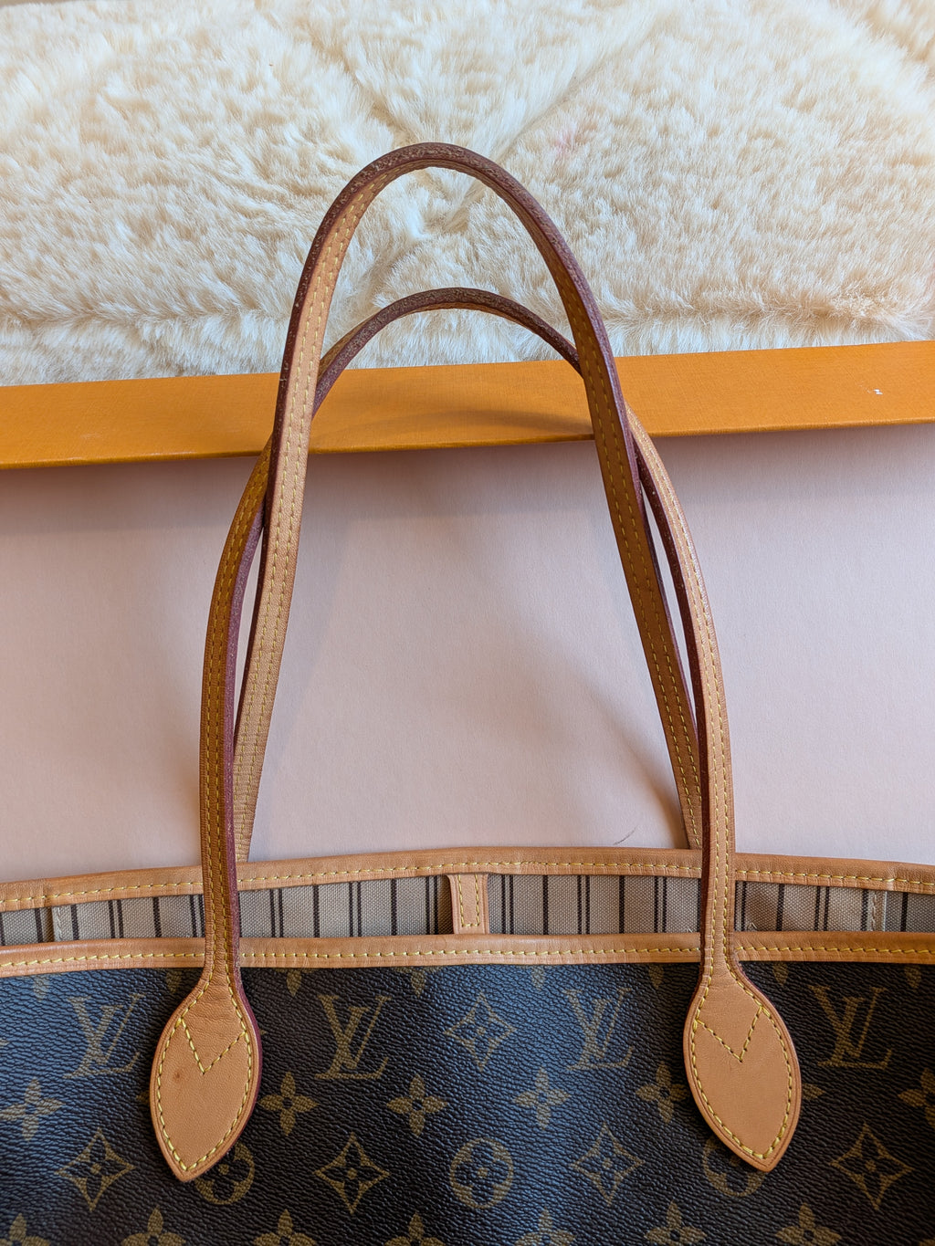 Louis Vuitton Neverfull MM Monogram Canvas - MICROCHIPS