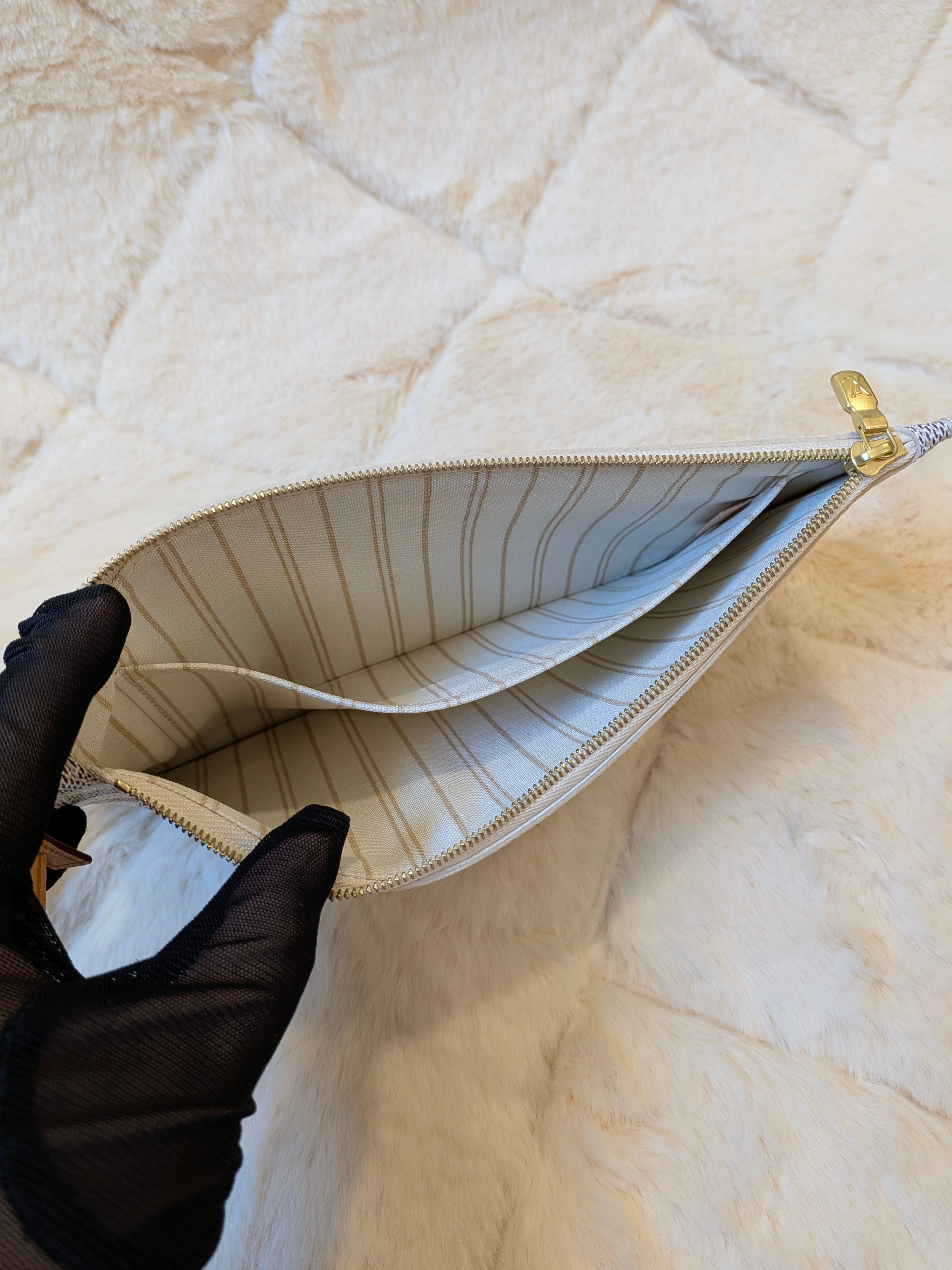 Louis Vuitton Neverfull MM Azur Pouch Wristlet