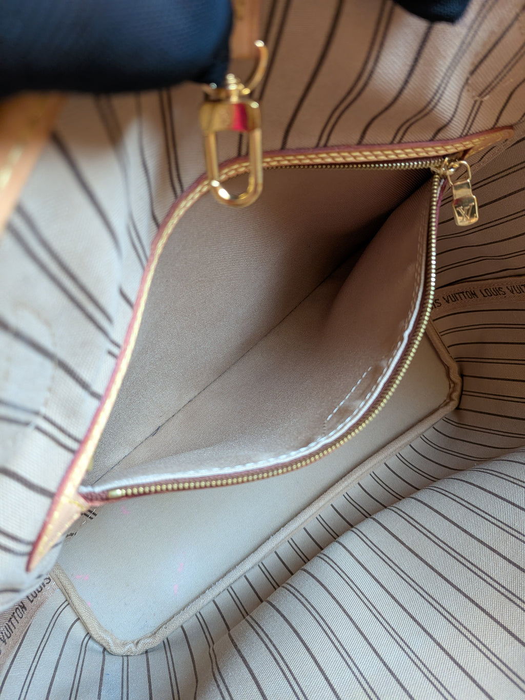Louis Vuitton Neverfull MM Monogram Canvas - MICROCHIPS
