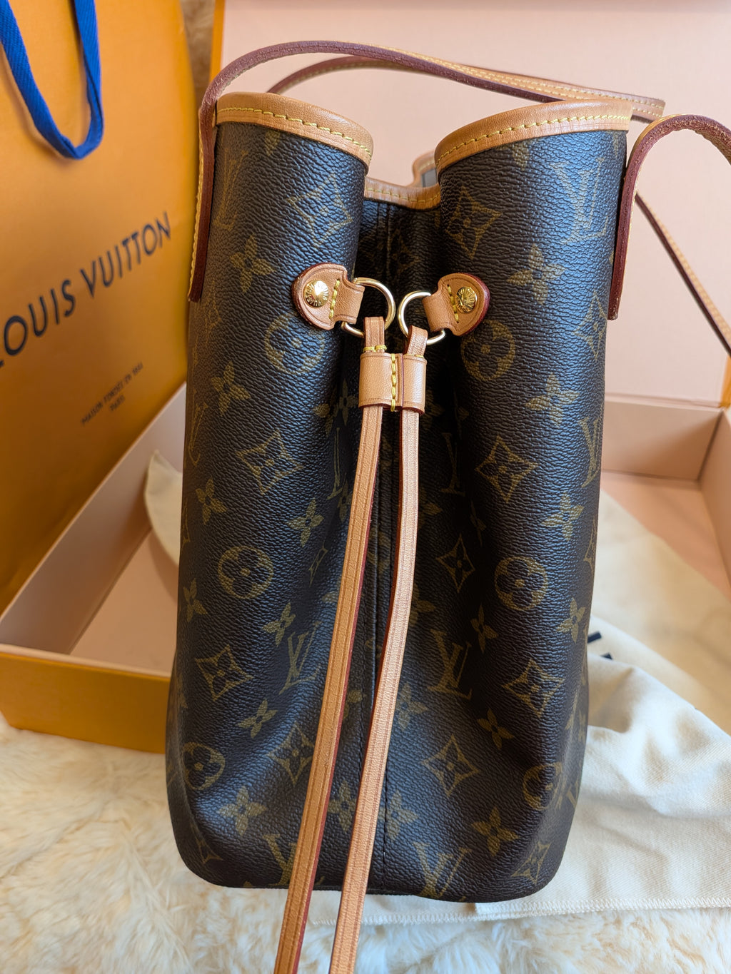 Louis Vuitton Neverfull MM Monogram Canvas - MICROCHIPS