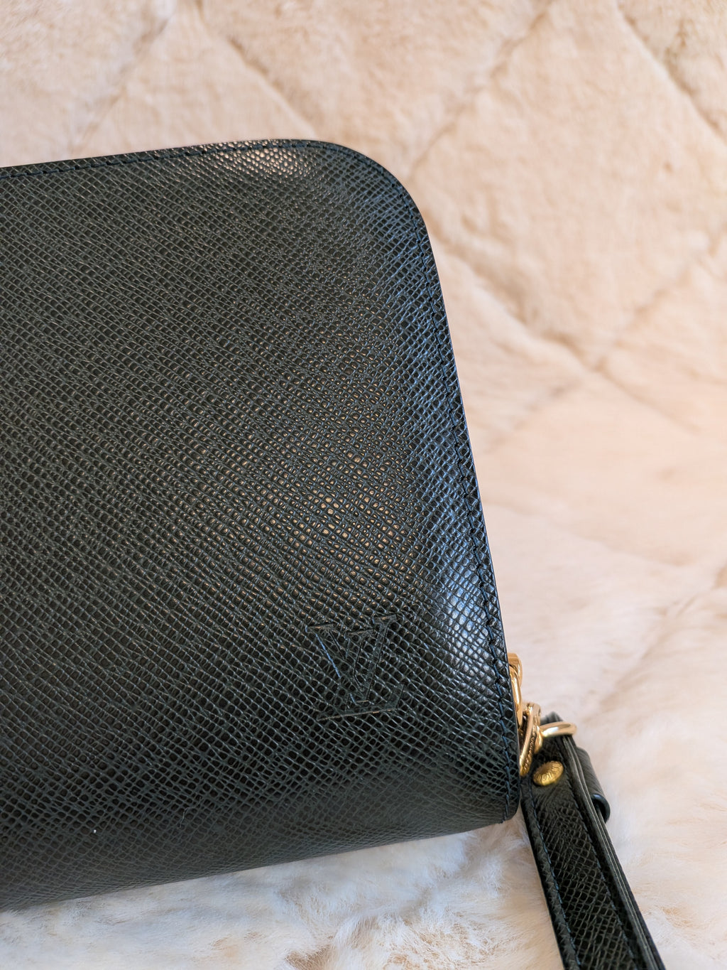Louis Vuitton Baikal Wristlet Clutch Taiga Leather Dark Green