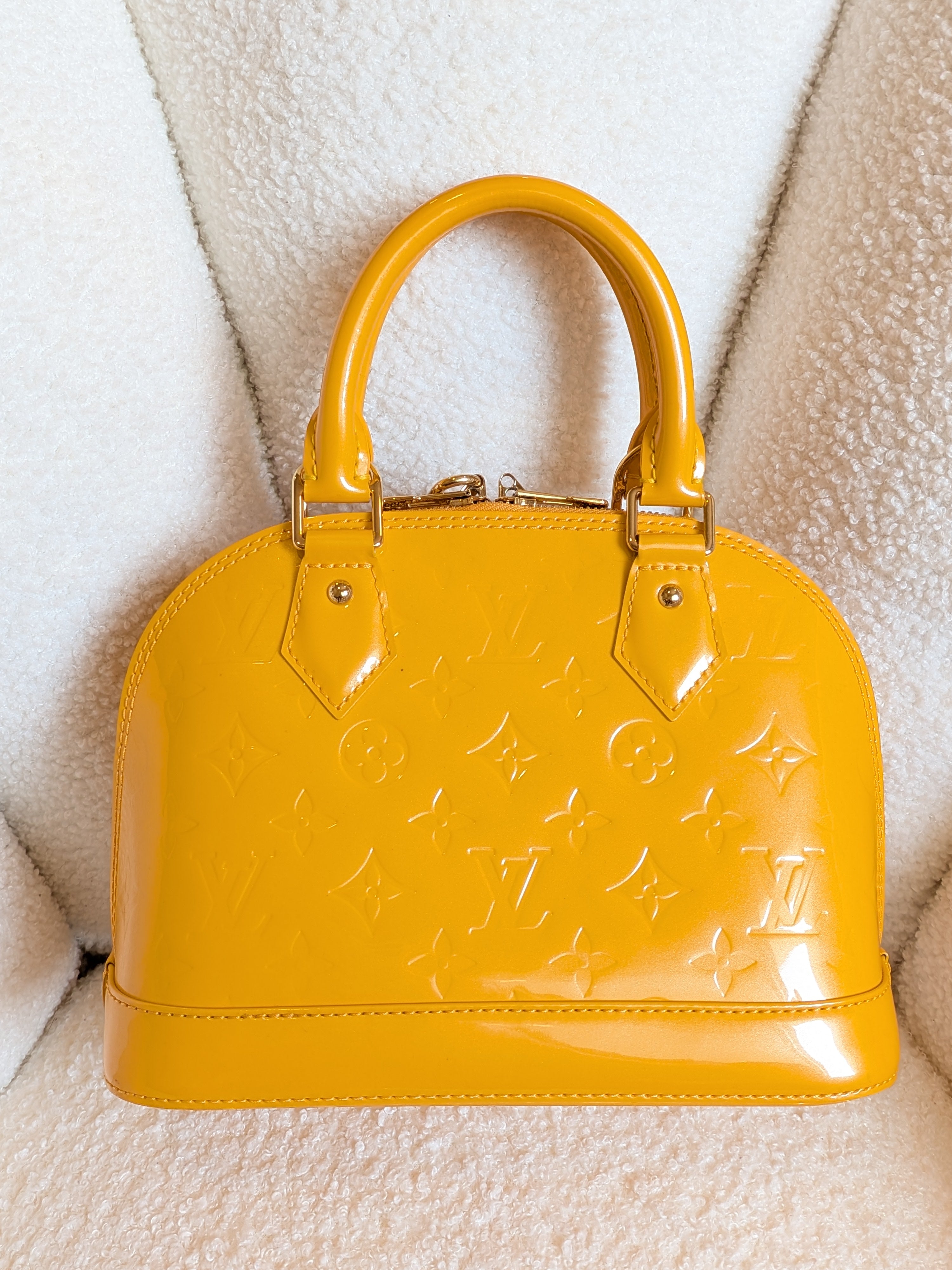 Louis Vuitton Bb Alma Vernis Monogram Juane Passion Yellow