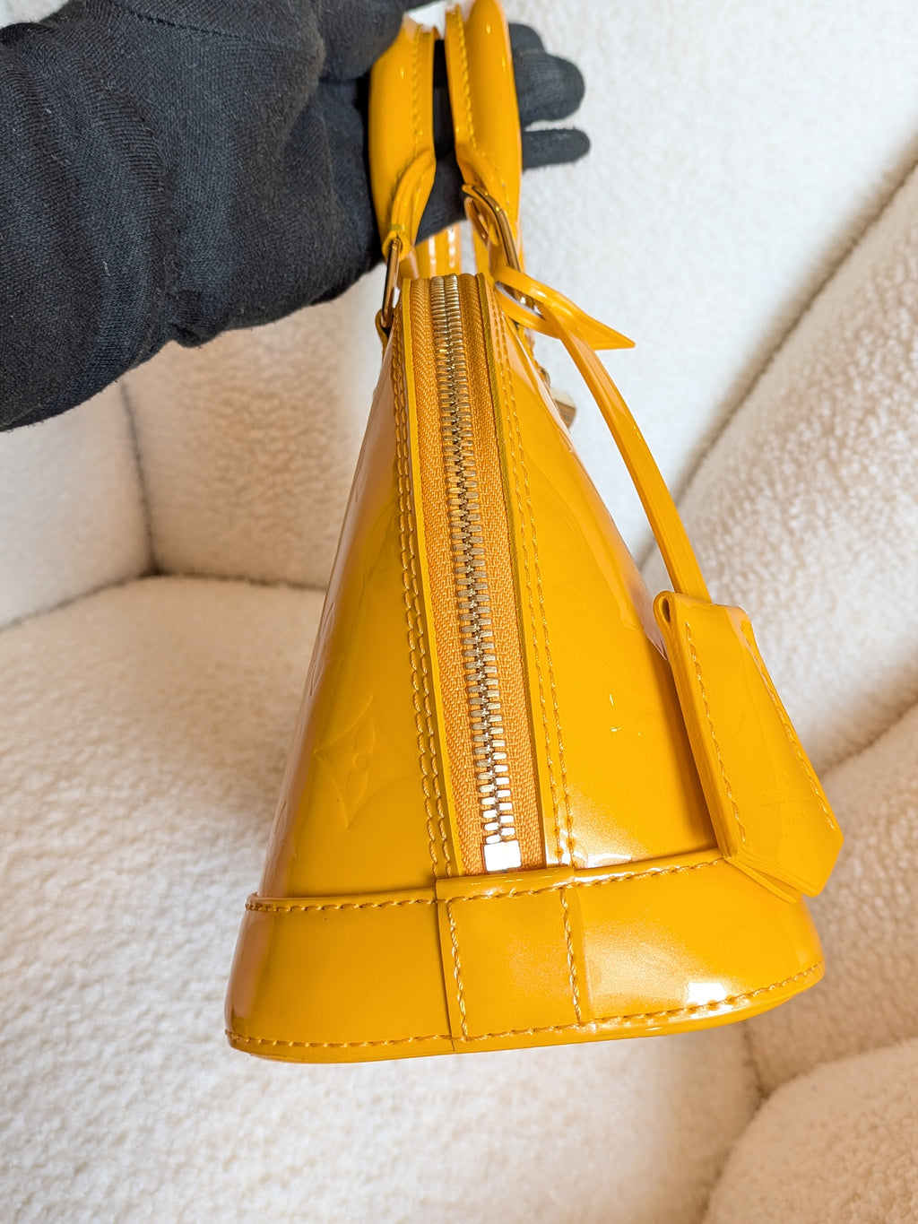 Louis Vuitton Bb Alma Vernis Monogram Juane Passion Yellow