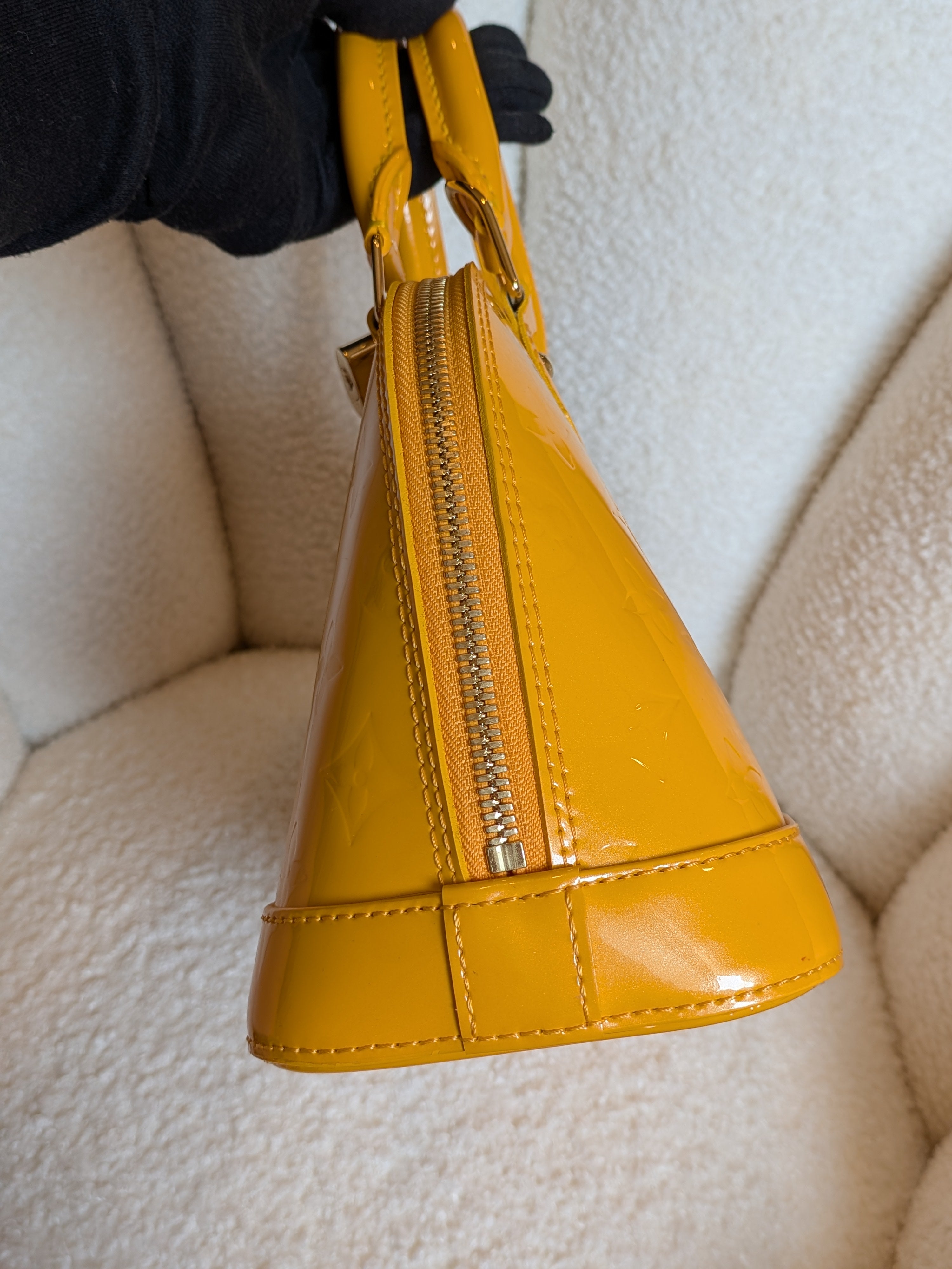 Louis Vuitton Bb Alma Vernis Monogram Juane Passion Yellow