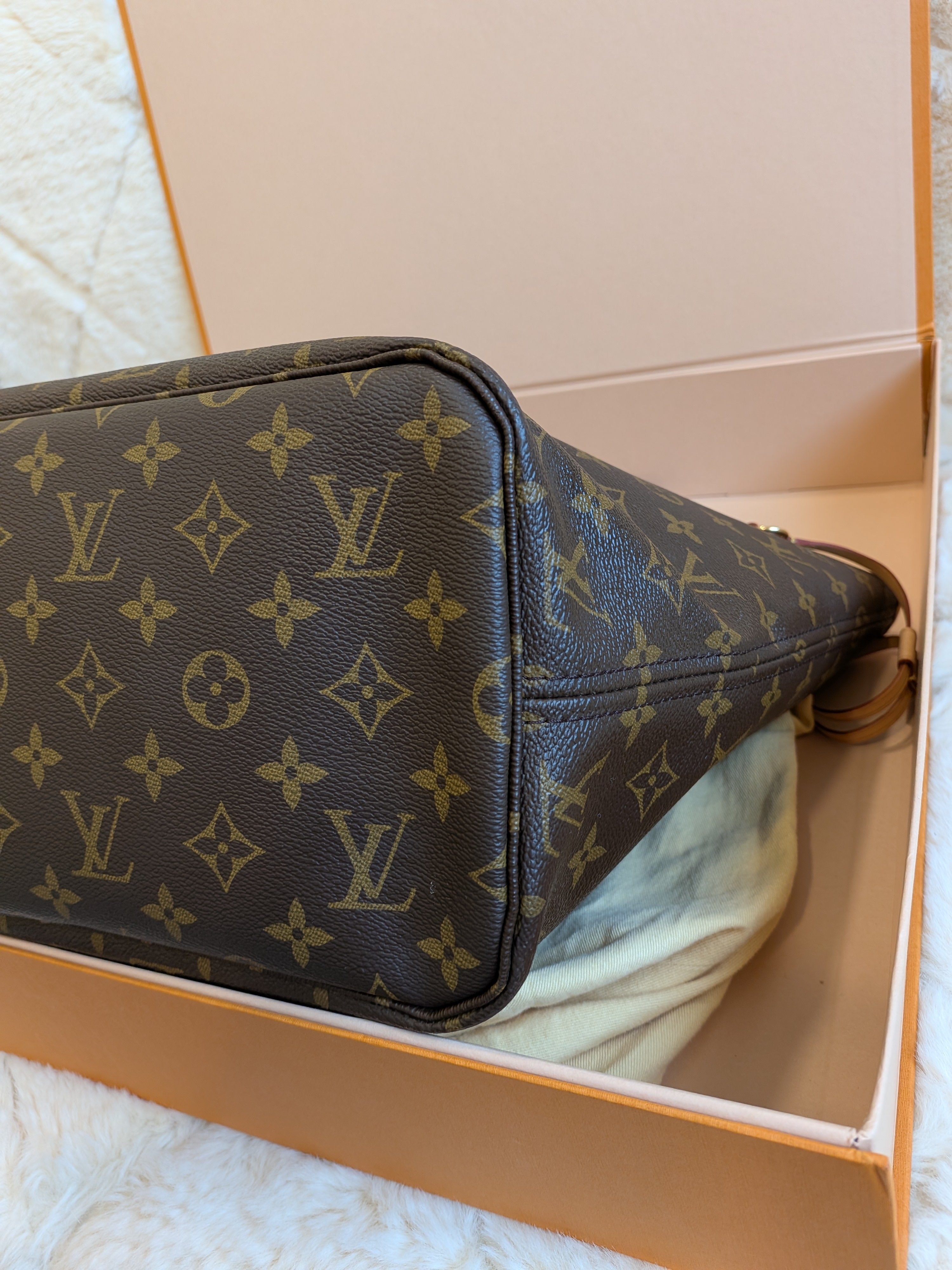Louis Vuitton Neverfull MM Monogram Canvas (NFC)
