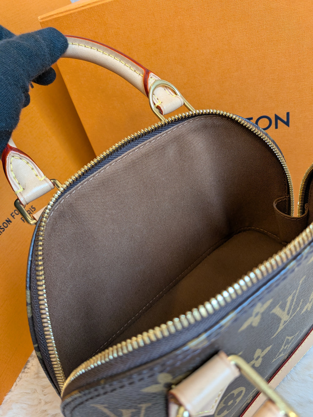 Louis Vuitton Bb Alma Monogram Canvas MICROCHIP